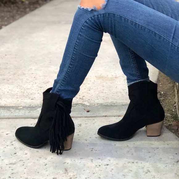 BLACK FAUX SUEDE FRINGE BOOTS - Picture 3 of 8